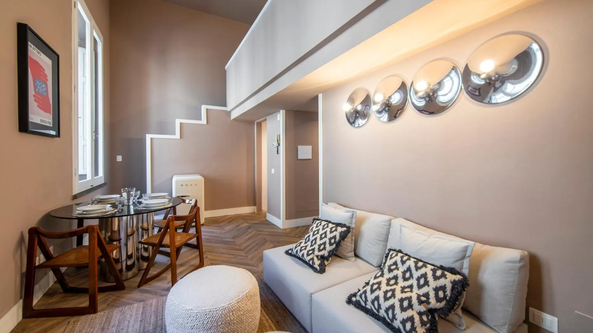 Stylish Apartment On The Lungarno In Florence