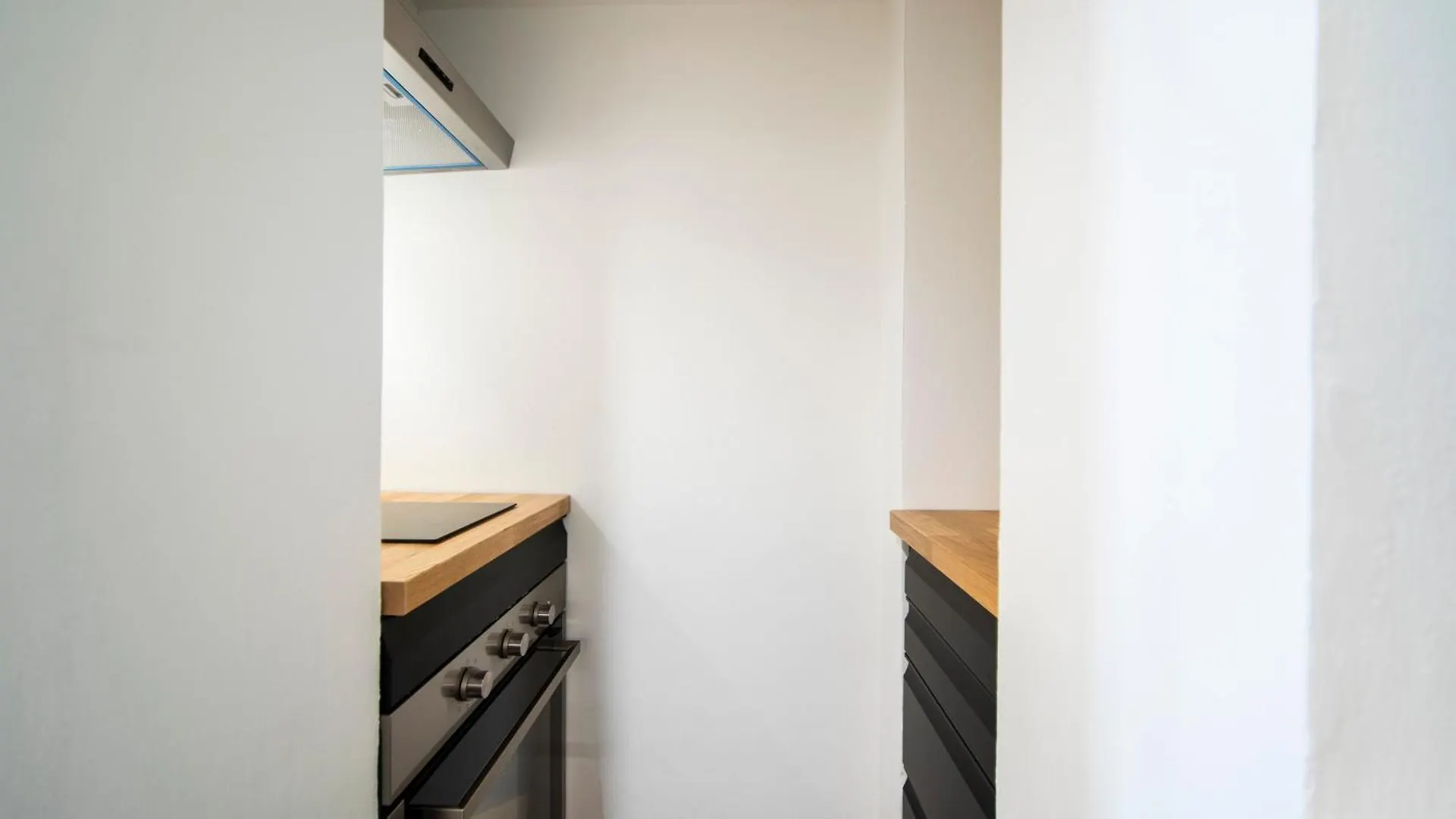 Stylish Apartment On The Lungarno In Florence